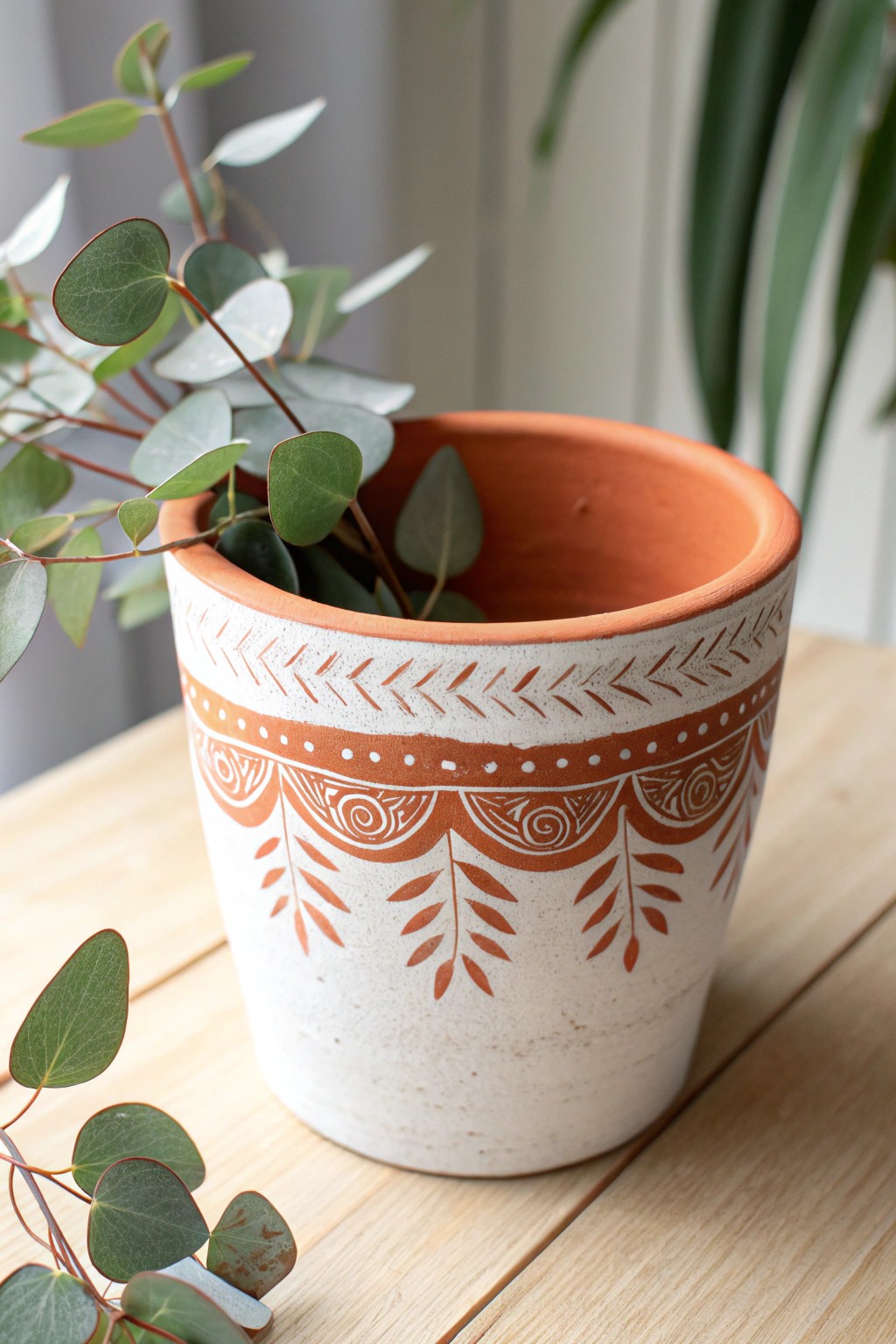 A hidden pop of color inside your pot—your secret touch of joy.